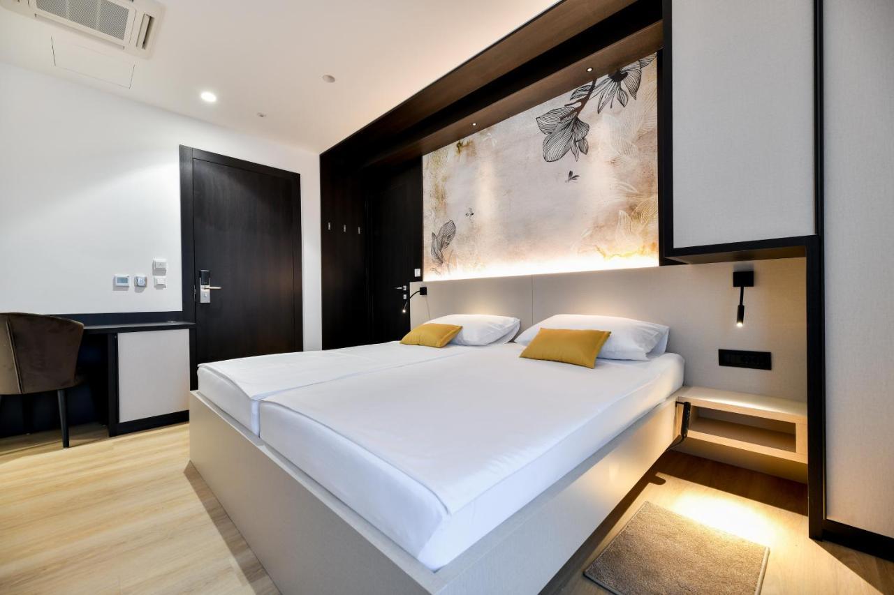 Crowonder Apartments & Rooms Oaza With Heated Swimming Pool And Sauna Turanj Exterior foto